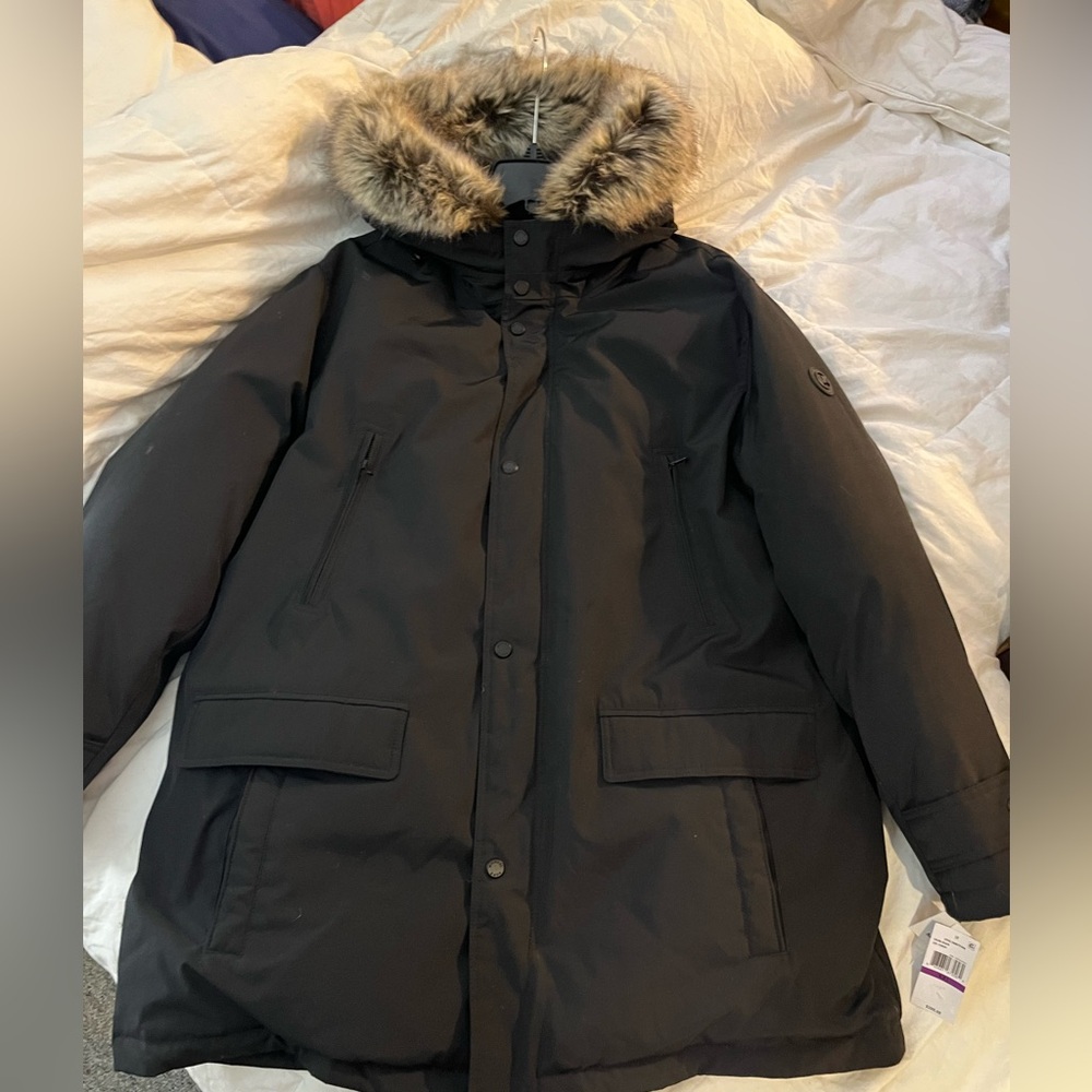 Brand new never worn mk winter coat. Great coat!!